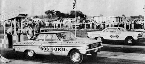 Detroit Dragway - 1964 Len Richter T-Bolt Vs Dyno Don Comet (newer photo)
